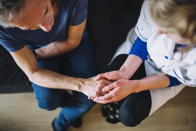 caracteristicas del cuidador del adulto mayor