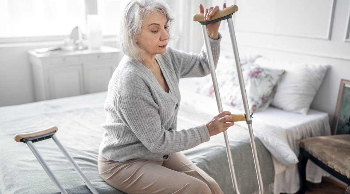 Prevención de caídas en adultos mayores: estrategias efectivas para un hogar seguro 3 Prevención de caídas en adultos mayores: consejos para un hogar seguro